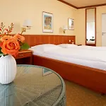 Western Geheimer Rat 3*