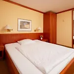 Western Geheimer Rat 3*