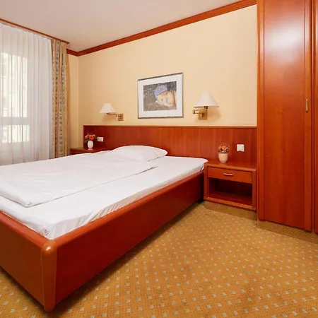 Western Geheimer Rat Hotel