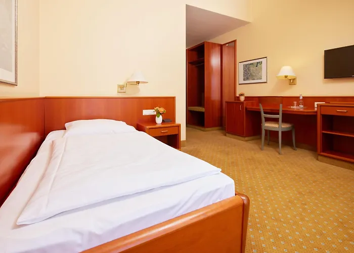 Western Geheimer Rat Hotel 3*